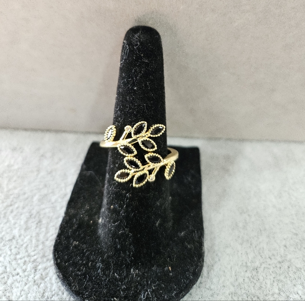 Open Leaf Ring - Picture 2 of 5